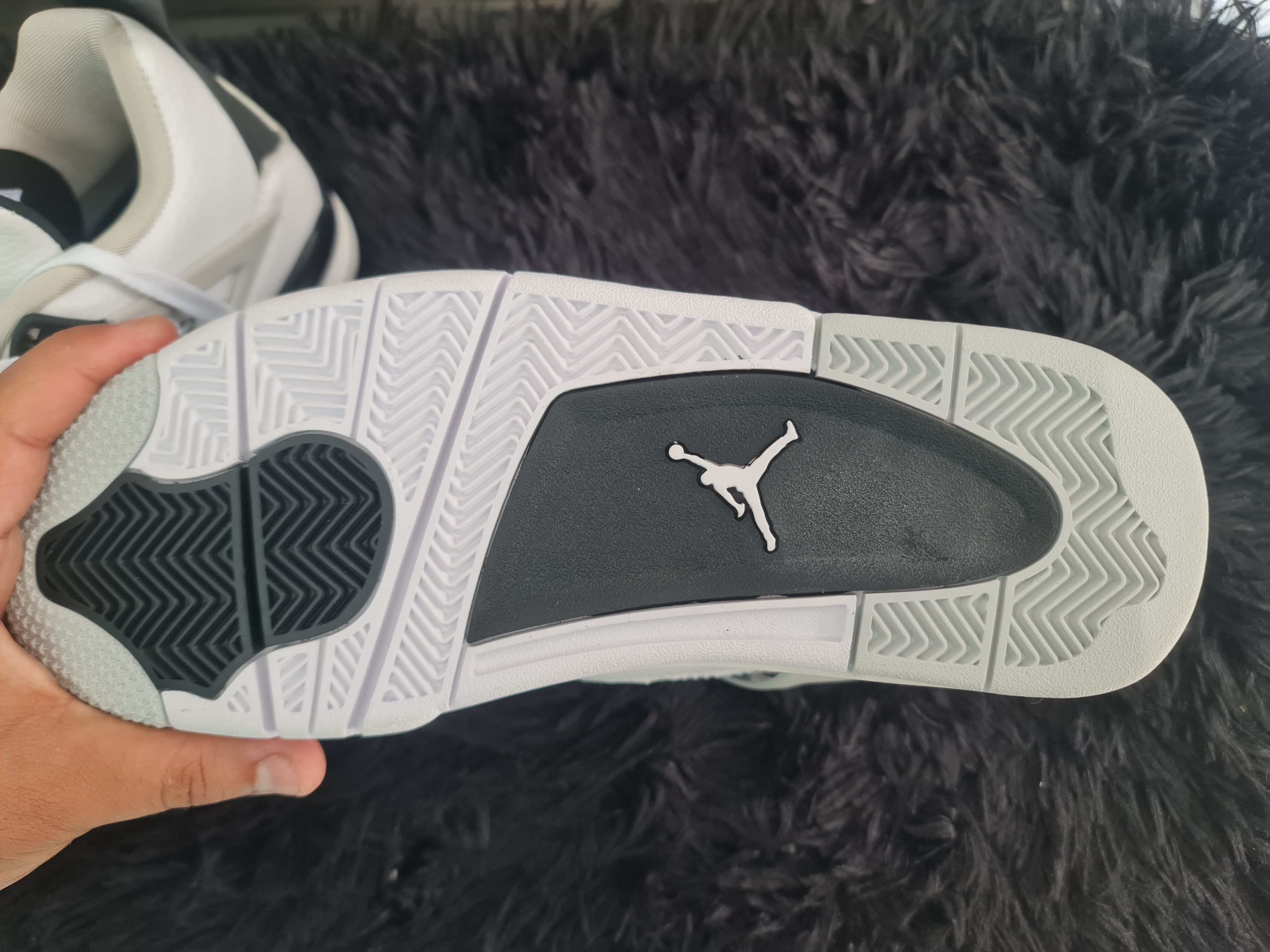 NIKE AIR JORDAN 4 MILITARY BLACK BLANCO/NEGRO — foto 4