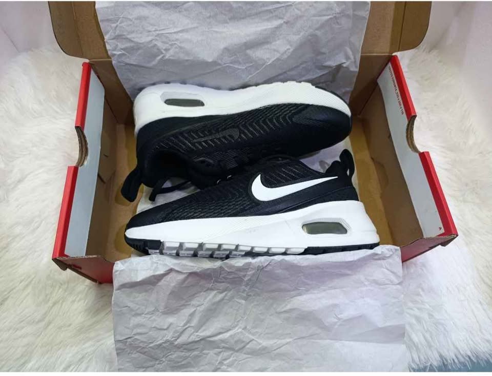 NIKE AIR MAX NEGRO — foto 2