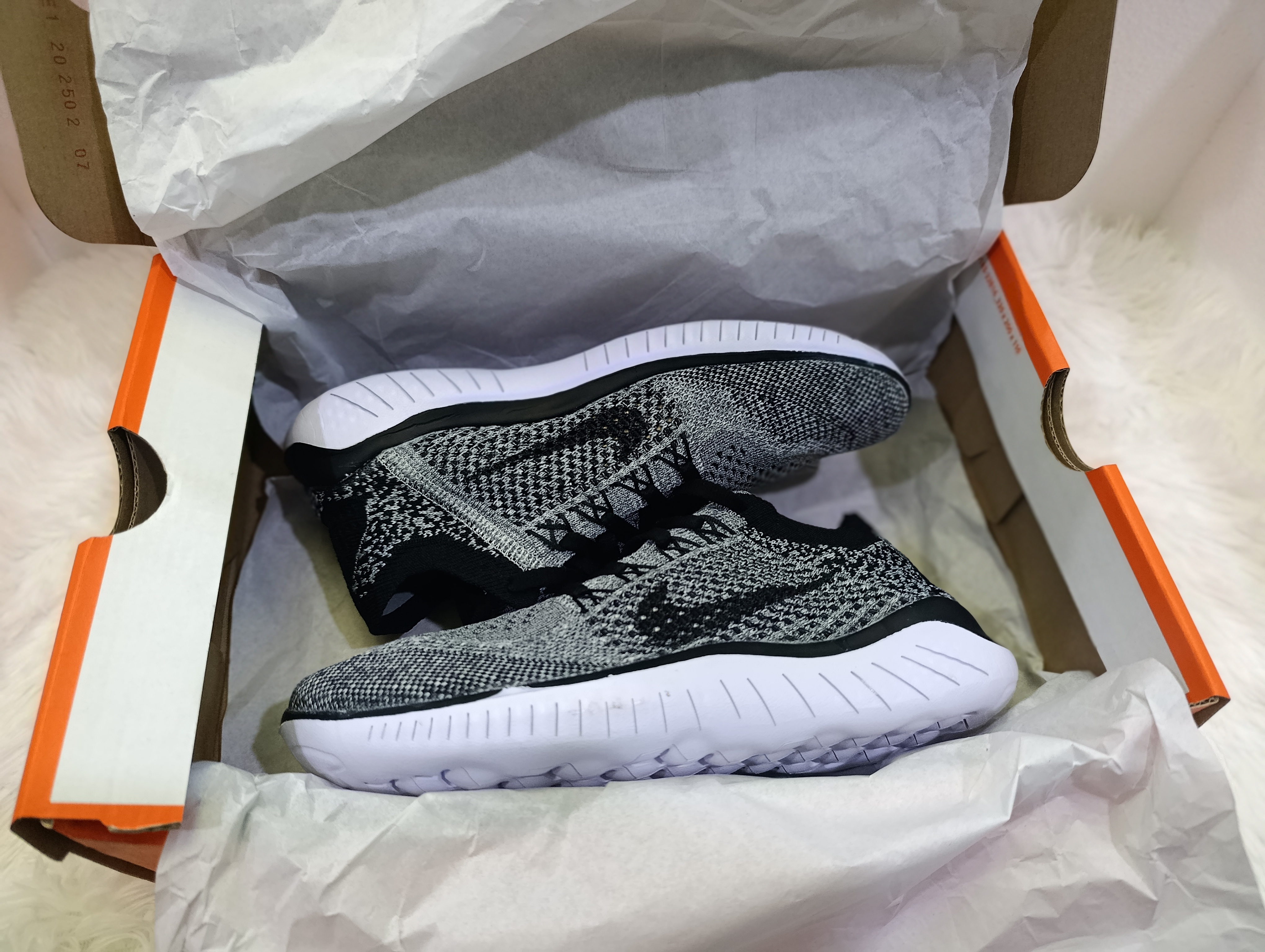 NIKE FREE RN FLYKNIT GRIS — foto 3