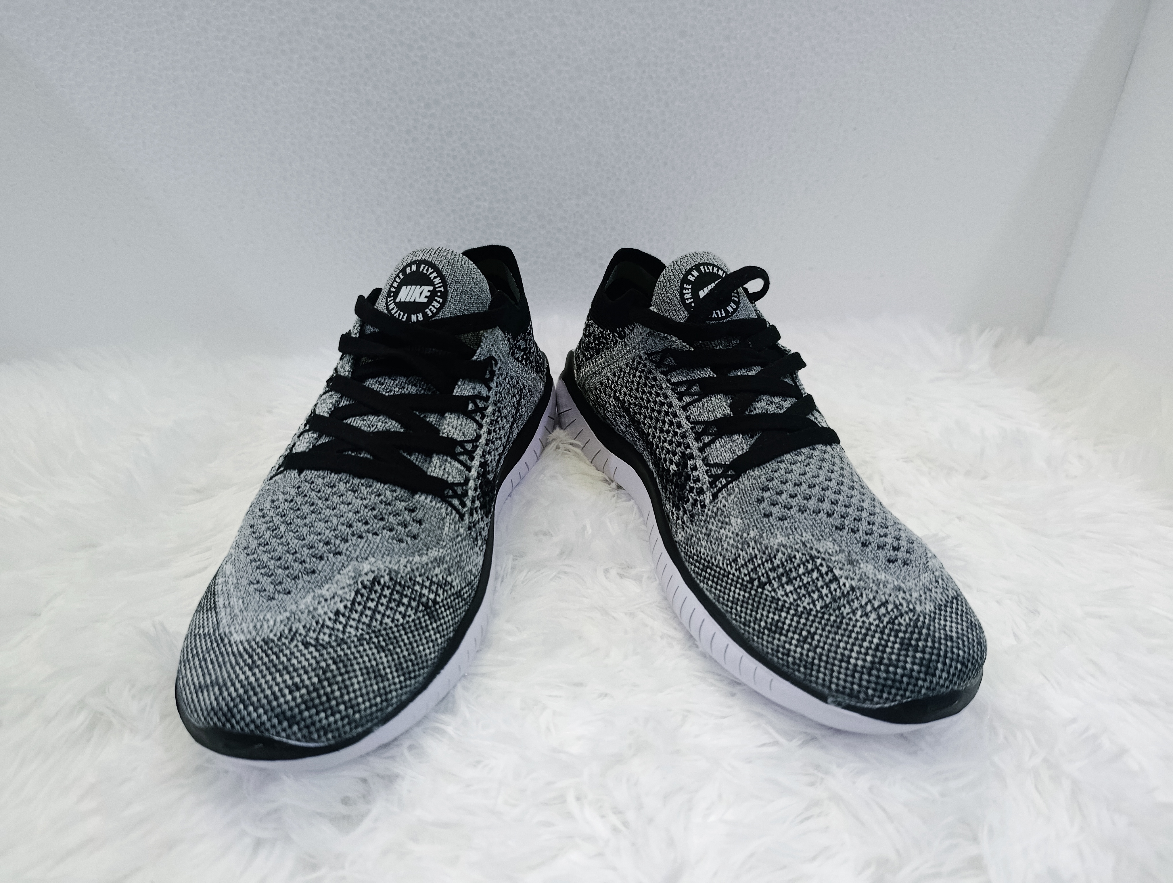NIKE FREE RN FLYKNIT GRIS — foto 2