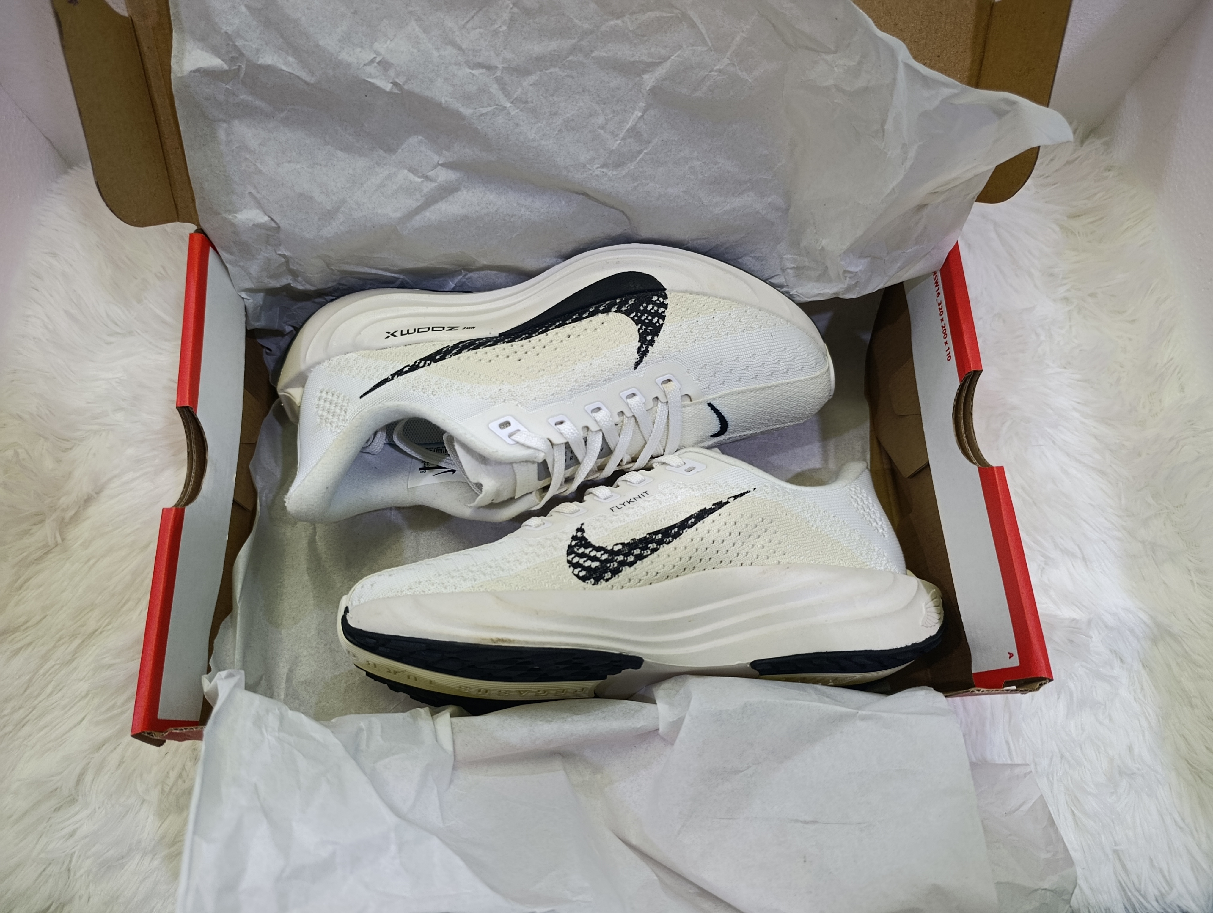 NIKE ZOOM X FLYKNIT BLANCO — foto 2