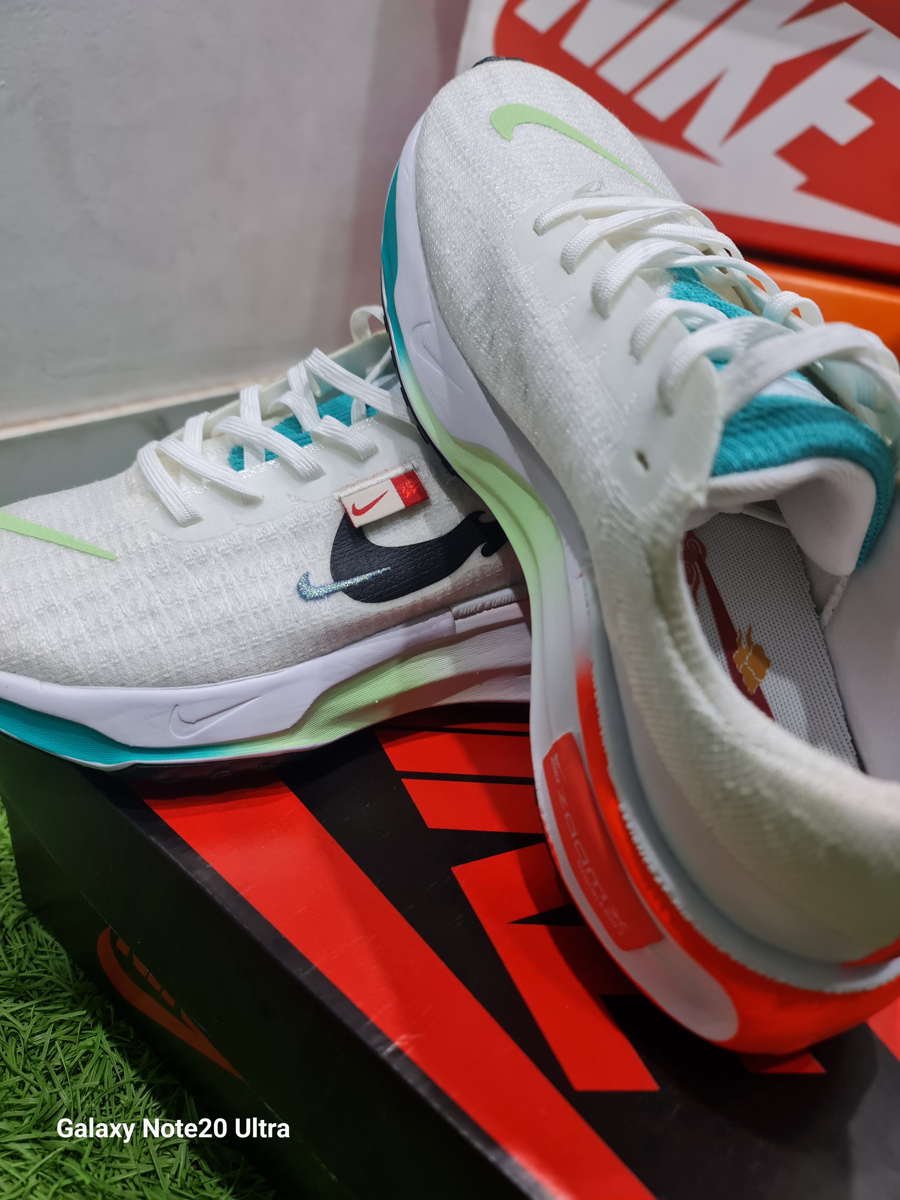 NIKE ZOOMX INVINCIBLE FLYKNIT 3 BLANCO — foto 6