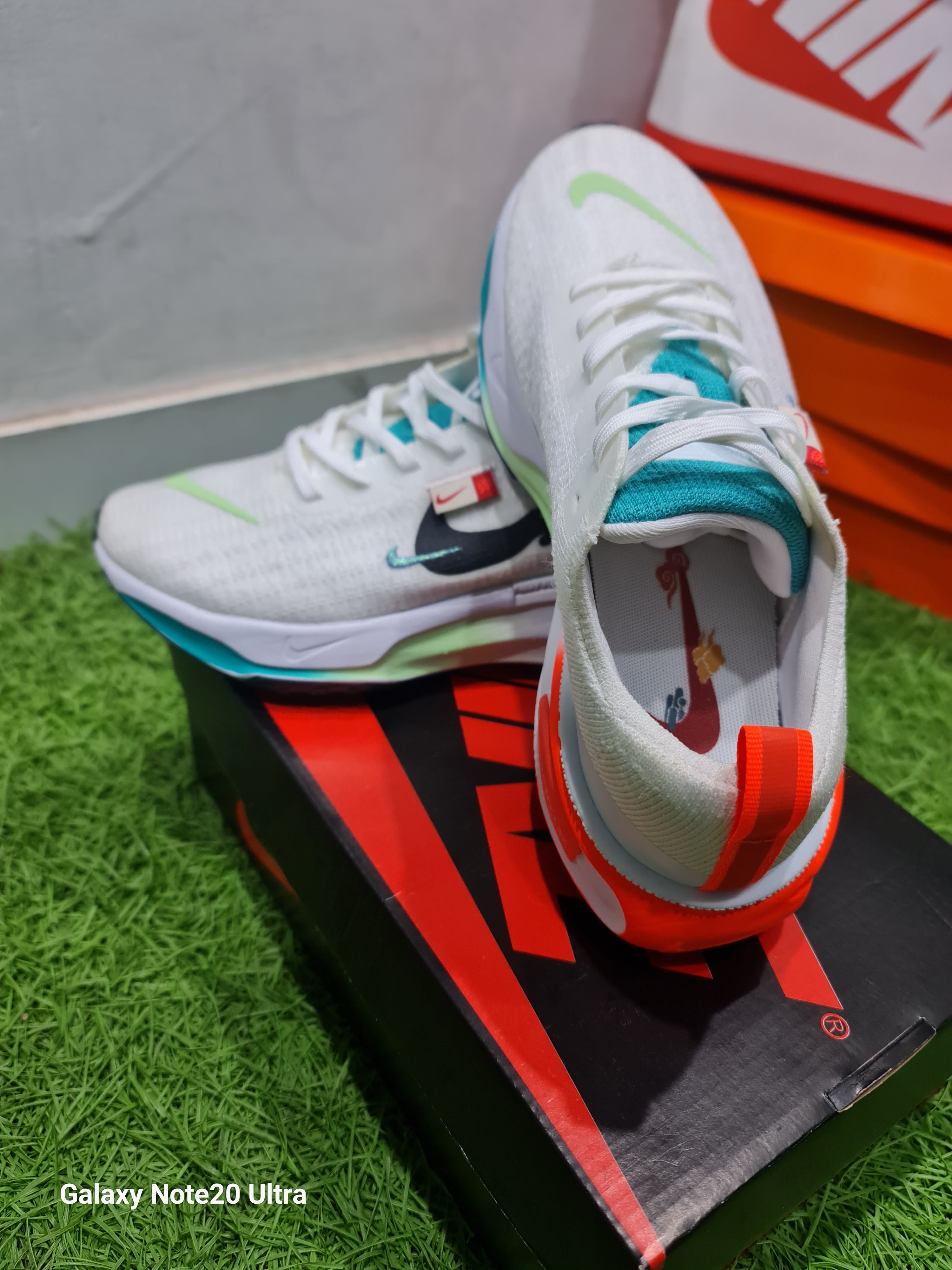 NIKE ZOOMX INVINCIBLE FLYKNIT 3 BLANCO — foto 2