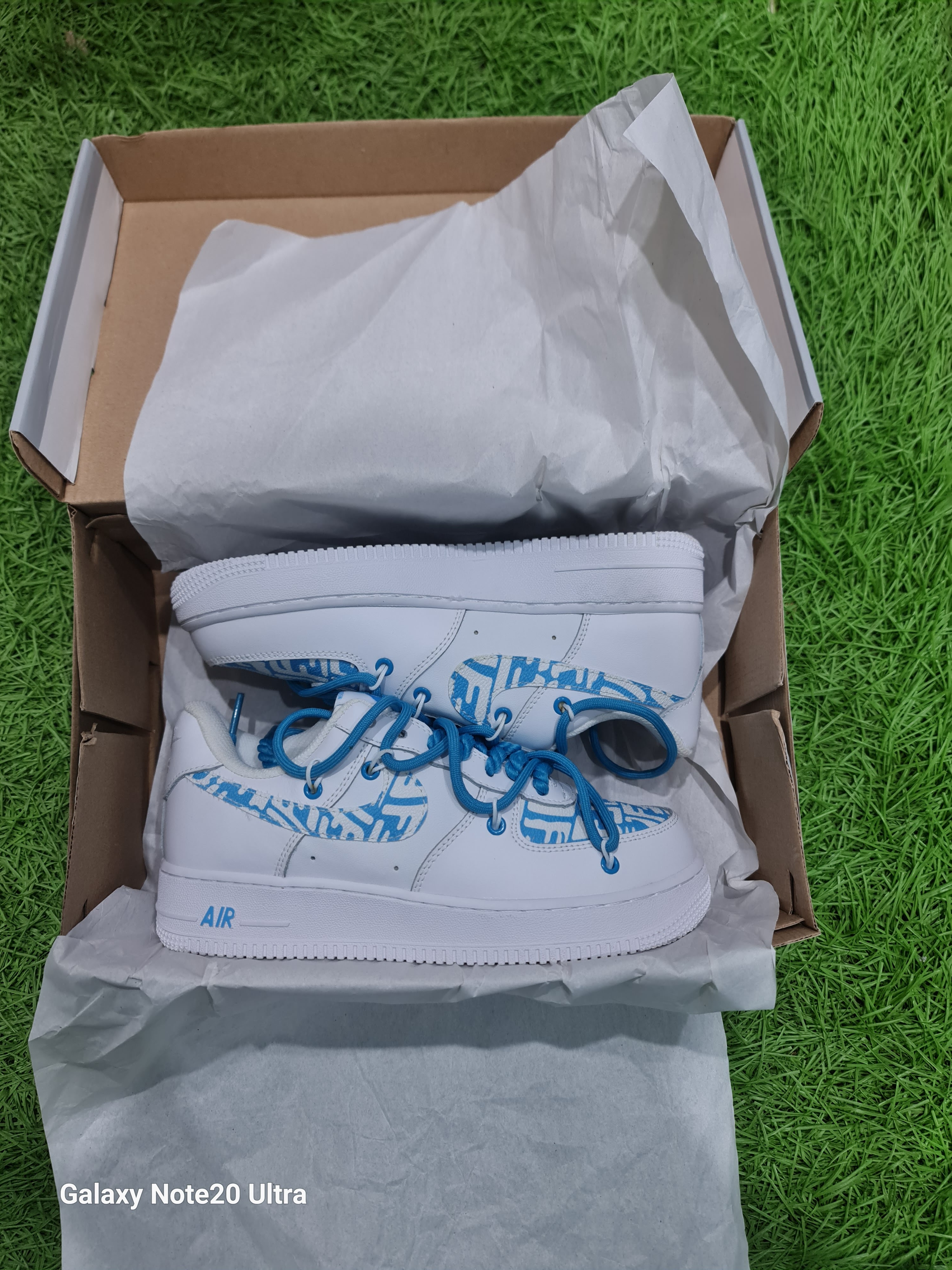 NIKE AIR FORCE 1 BLANCO/CELESTE — foto 7