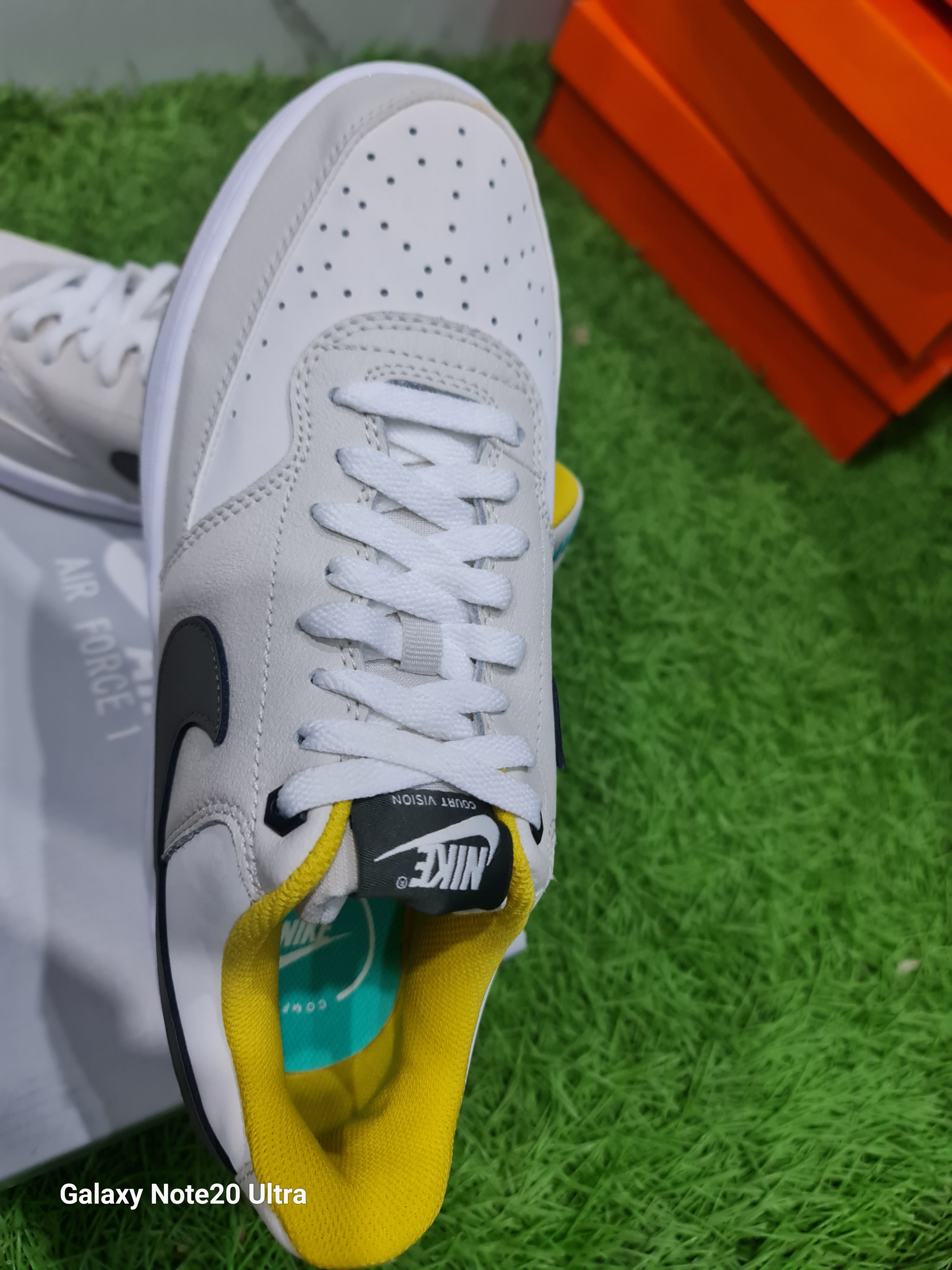 NIKE COURT VISION LOW BEIGE/VERDE — foto 2