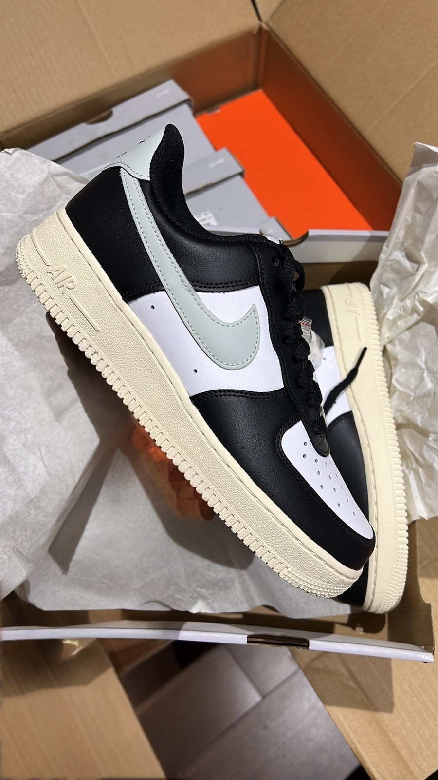 NIKE AIR FORCE 1 NEGRO/BLANCO