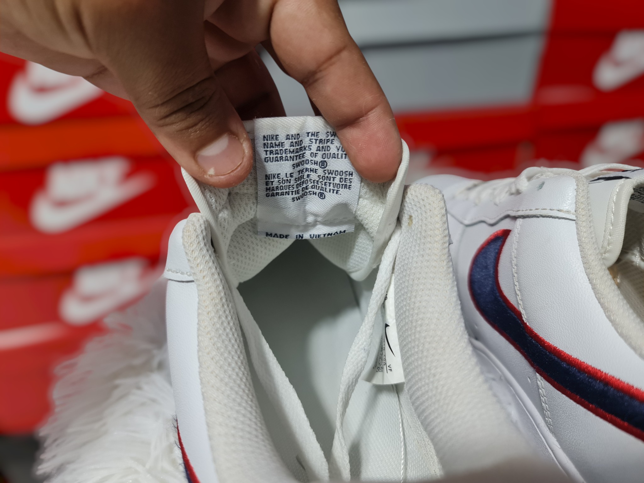 NIKE AIR FORCE ONE LOW BLANCO/AZUL/ROJO — foto 4