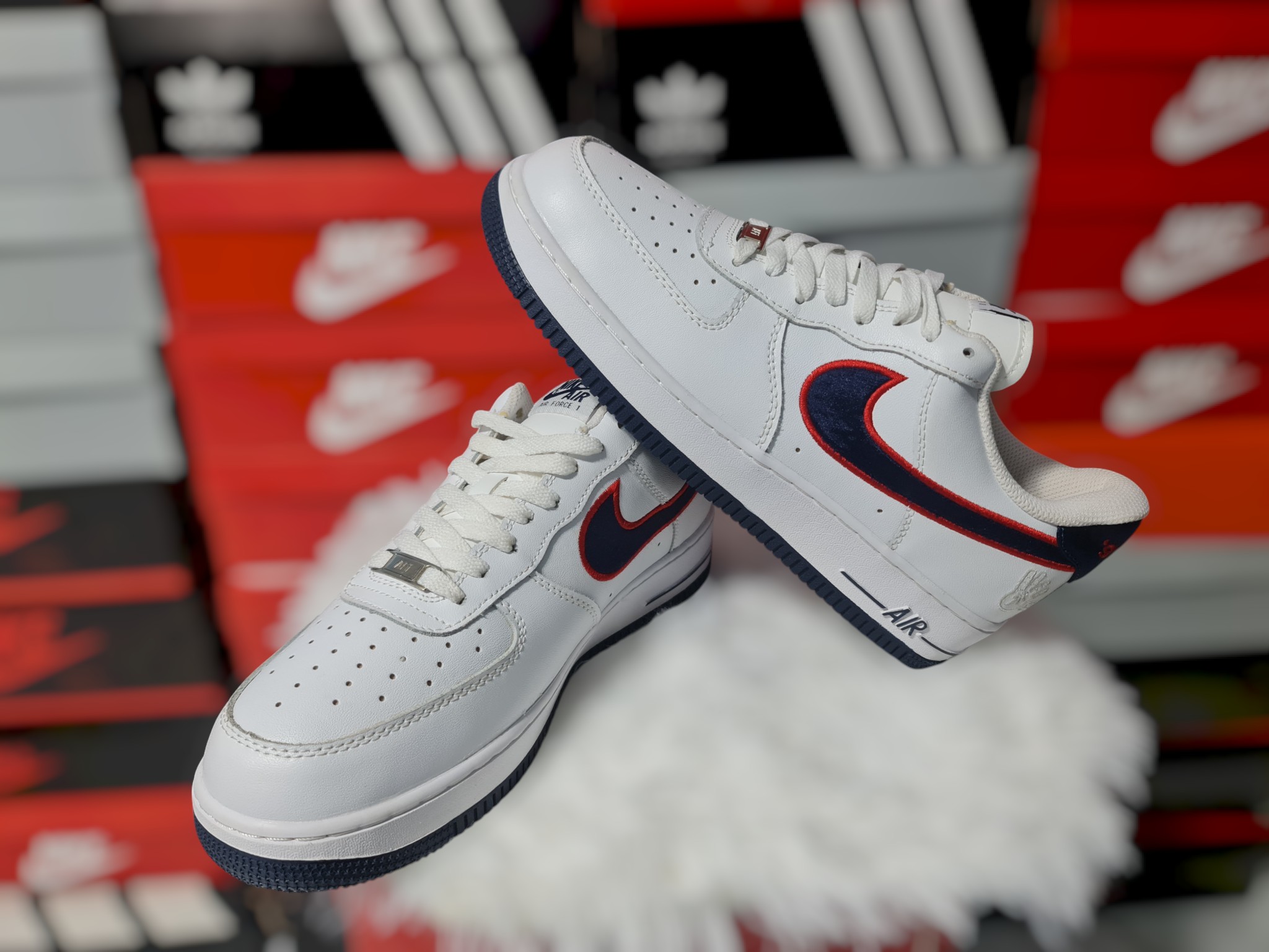 NIKE AIR FORCE ONE LOW BLANCO/AZUL/ROJO